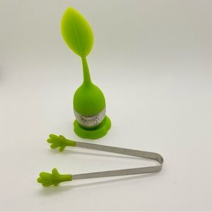 NWOT Tea Diffuser and Tongs for sugar cubes. Green.